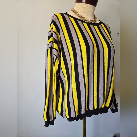 VICOLO ITALY Striped Yellow, grey and Black Knit Top. Size Large - Picture 2 of 9